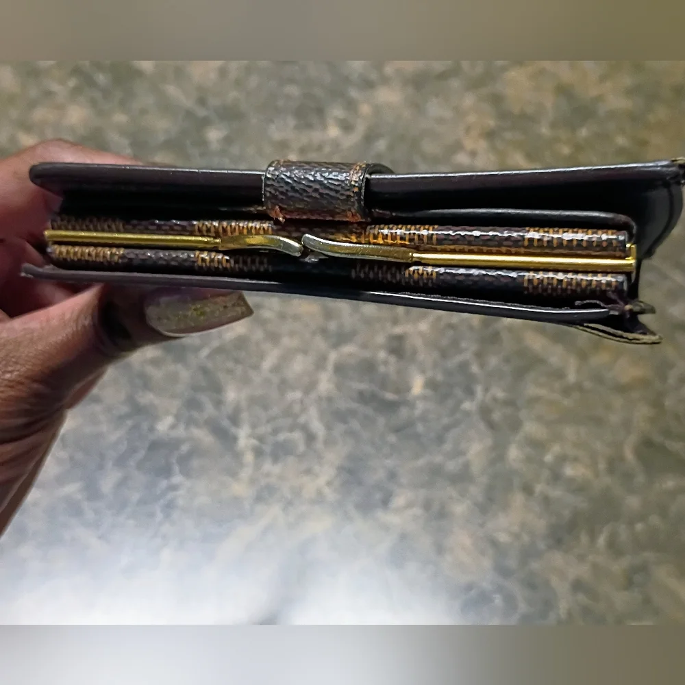 Authentic Louis Vuitton Brown Portefeuille Viennois  Damier Ebène Wallet 🤎 - Picture 10 of 13